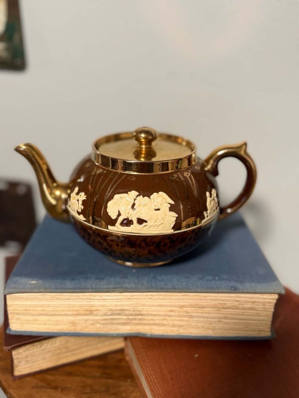 VTG Gibsons Staffordshire Porcelain Teapot W/Raised Greek Figures and Cherubs